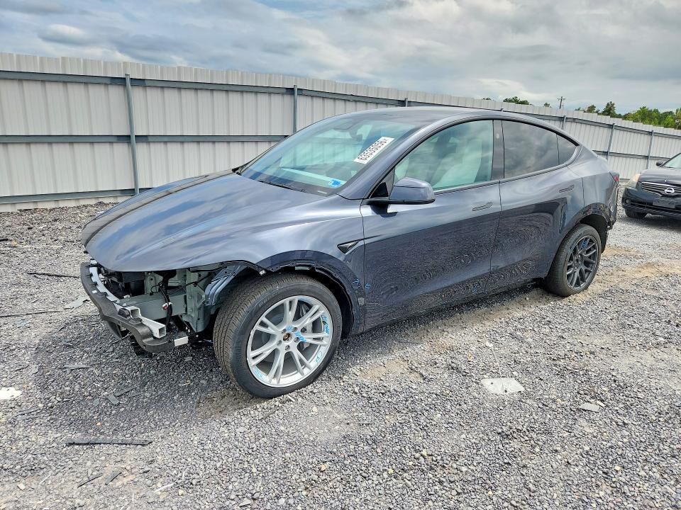 2026 TESLA Model Y