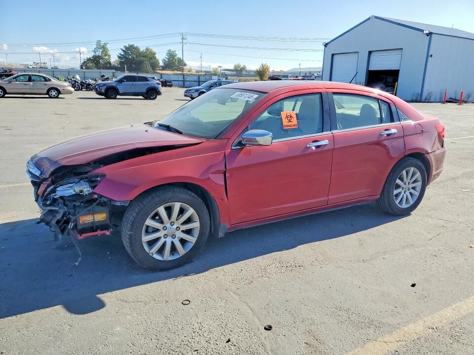 2013 CHRYSLER 200