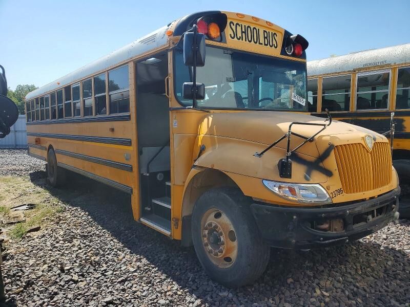 2013 IC BUS PB105