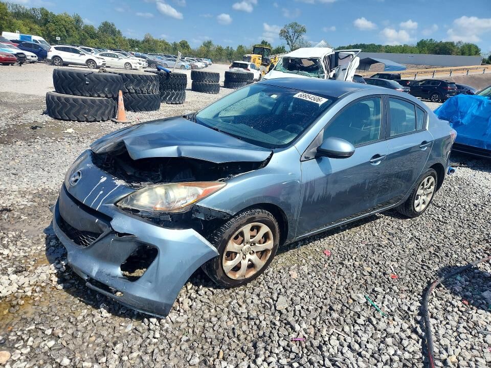 2013 MAZDA Mazda3