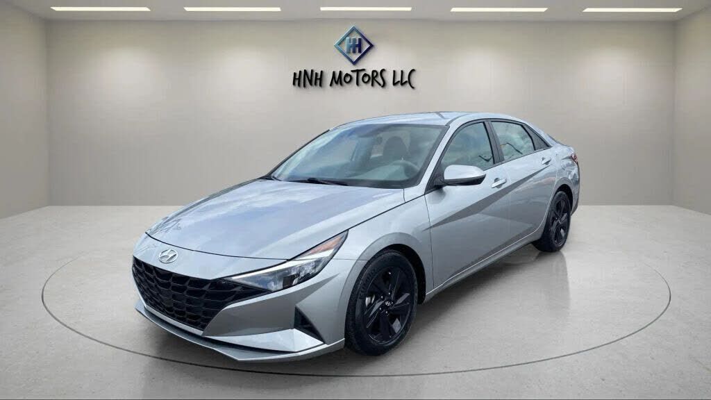 2022 HYUNDAI Elantra
