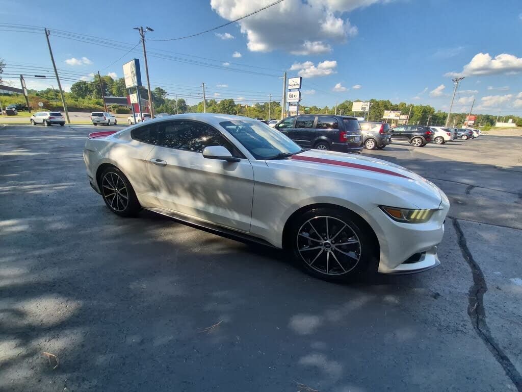 2017 FORD Mustang