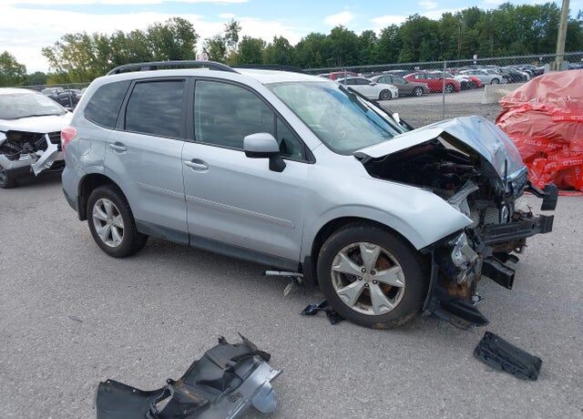 2015 SUBARU Forester
