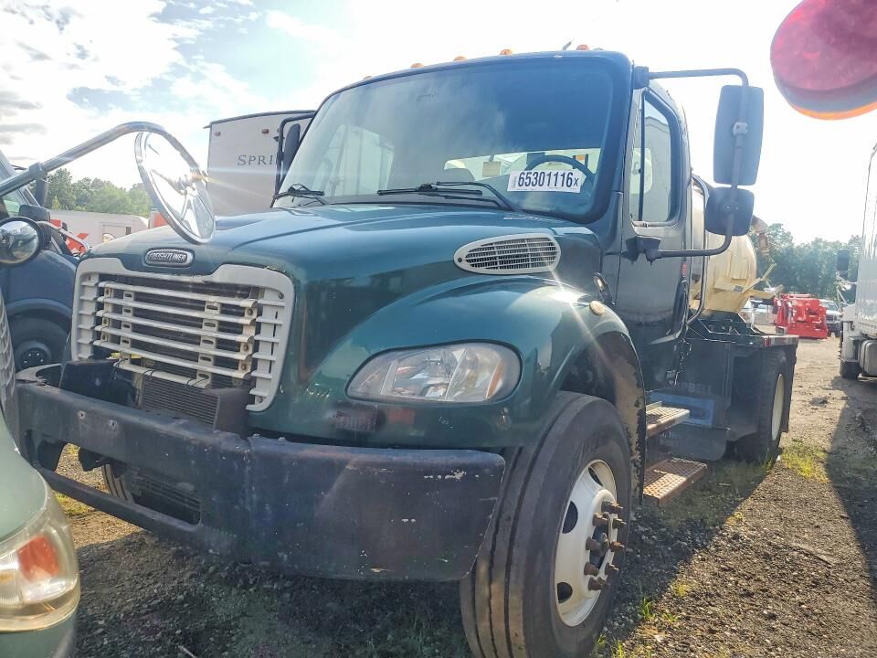 2005 FREIGHTLINER M2