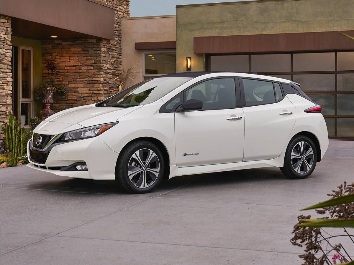 2022 NISSAN Leaf