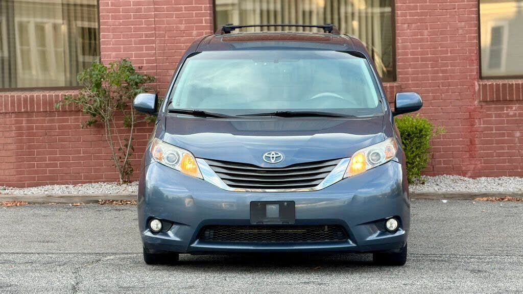 2014 TOYOTA Sienna