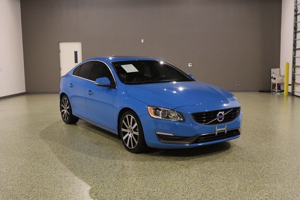 2015 VOLVO S60