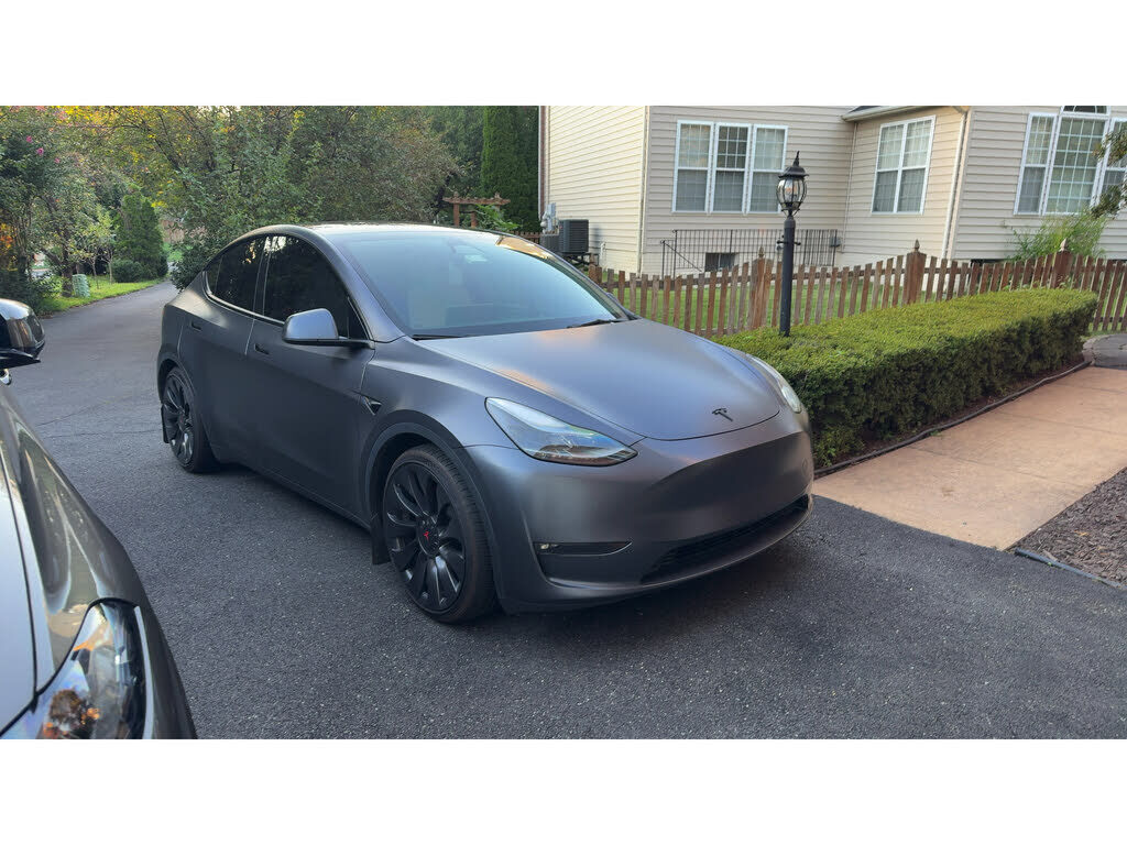2023 TESLA Model Y