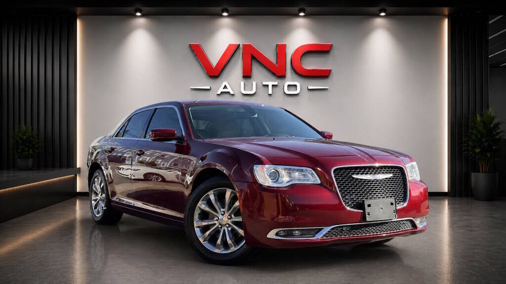 2019 CHRYSLER 300