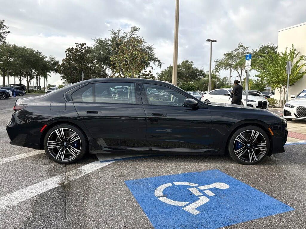 2023 BMW i7