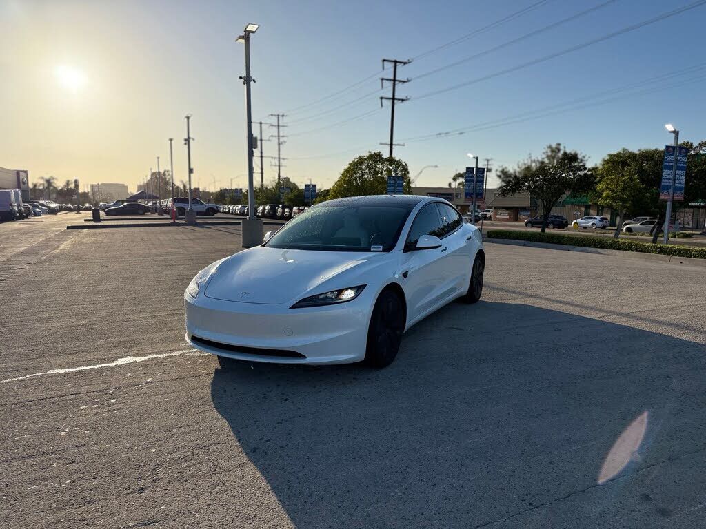 2024 TESLA Model 3