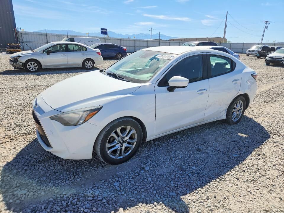 2017 TOYOTA Yaris