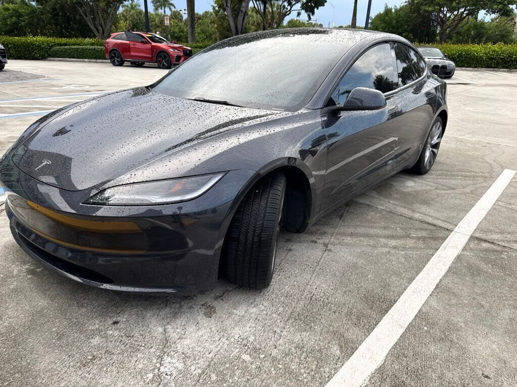 2024 TESLA Model 3