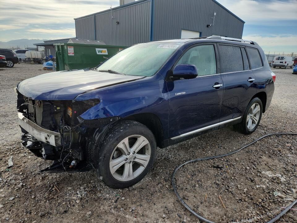 2013 TOYOTA Highlander