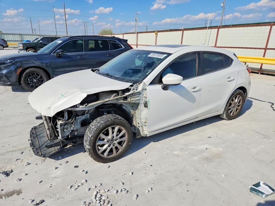 2016 MAZDA Mazda3