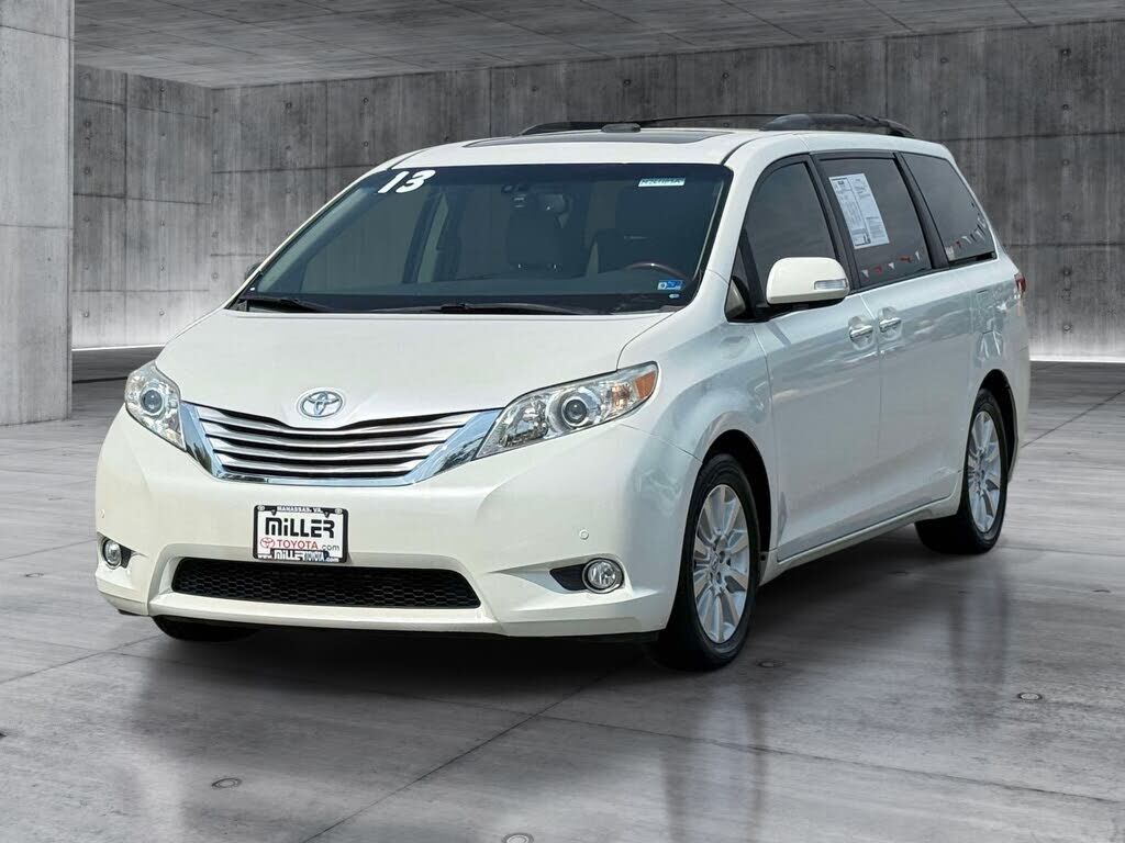 2013 TOYOTA Sienna