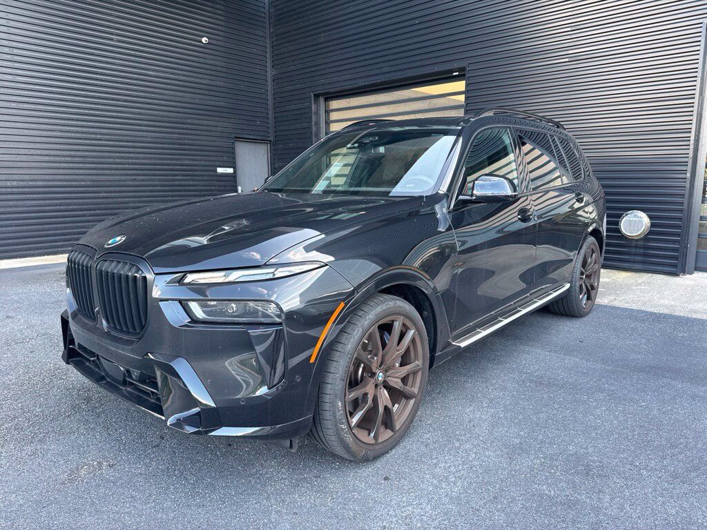 2023 BMW X7