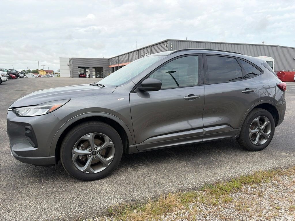 2024 FORD Escape