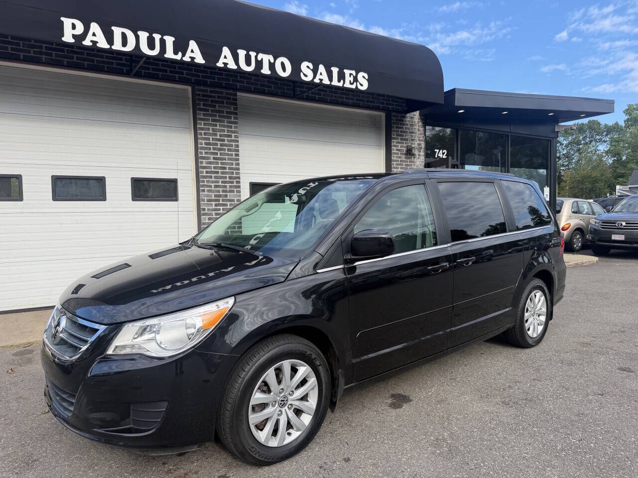 2012 VOLKSWAGEN Routan