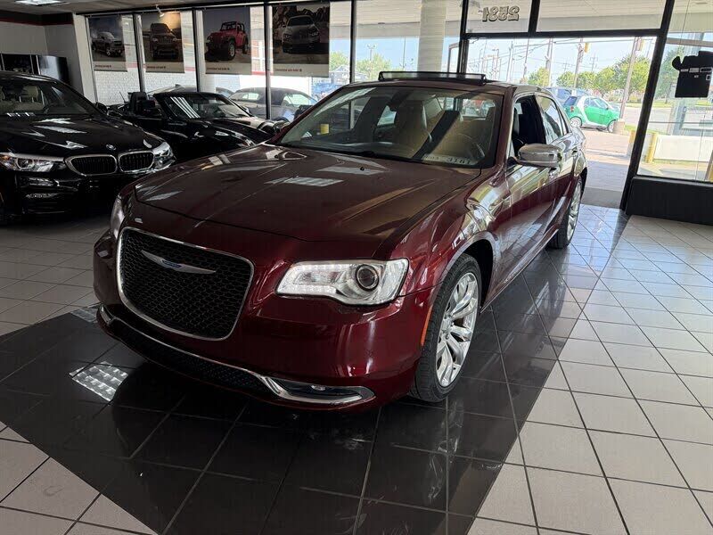 2019 CHRYSLER 300