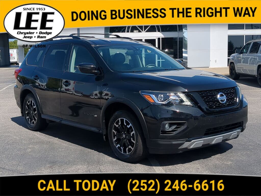 2020 NISSAN Pathfinder