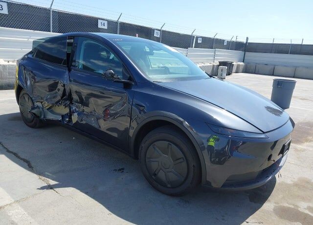 2026 TESLA Model Y