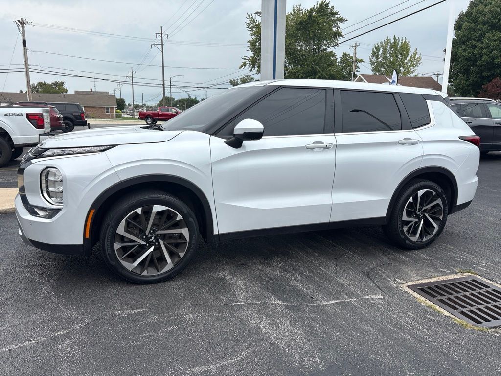 2024 MITSUBISHI Outlander