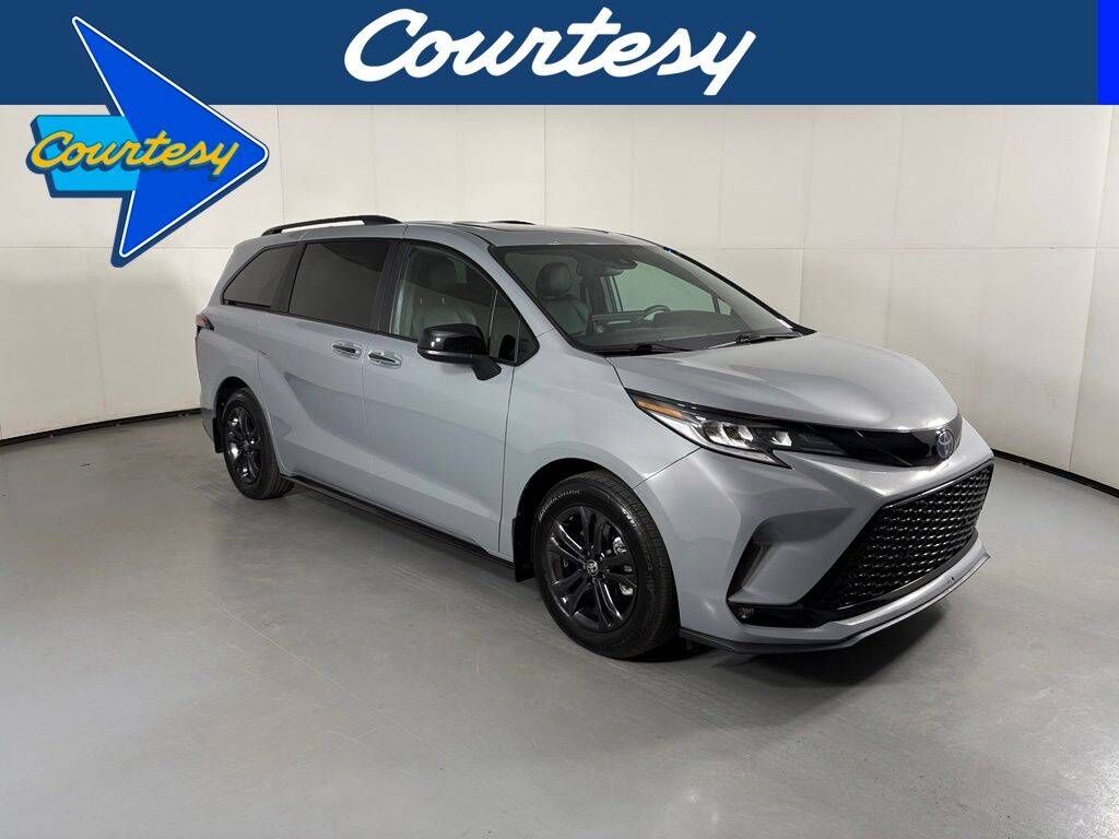 2025 TOYOTA Sienna