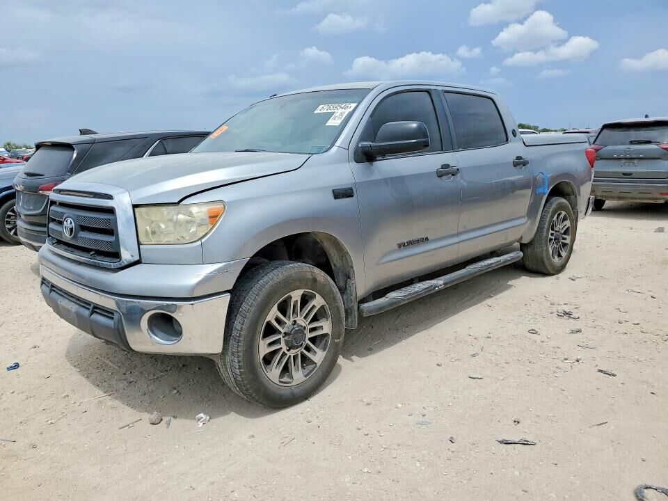 2013 TOYOTA Tundra