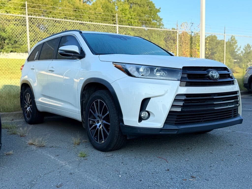 2017 TOYOTA Highlander