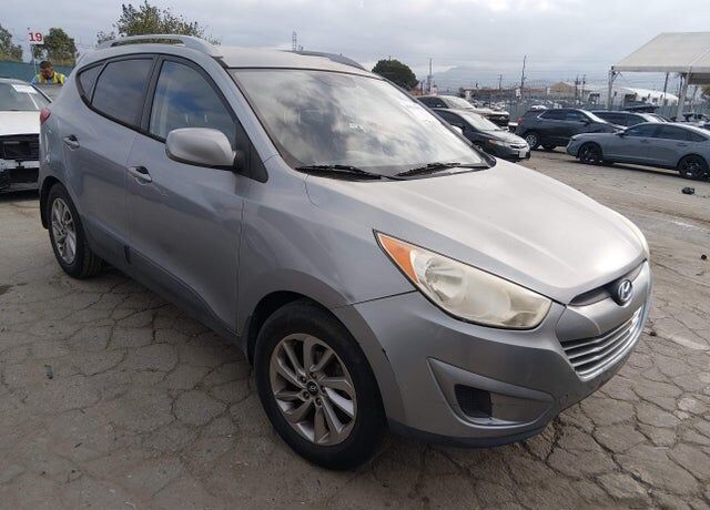 2010 HYUNDAI Tucson