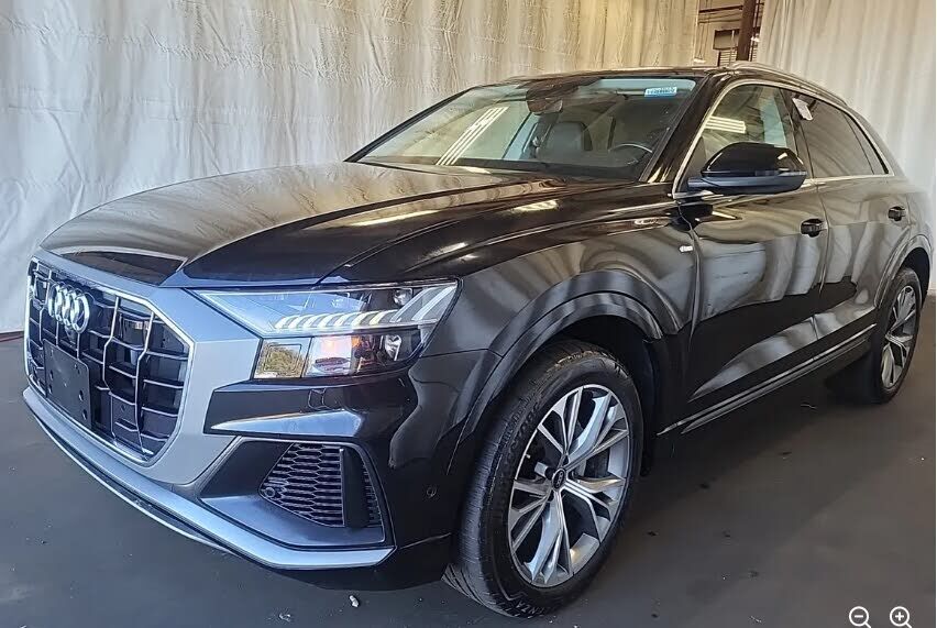 2023 AUDI Q8
