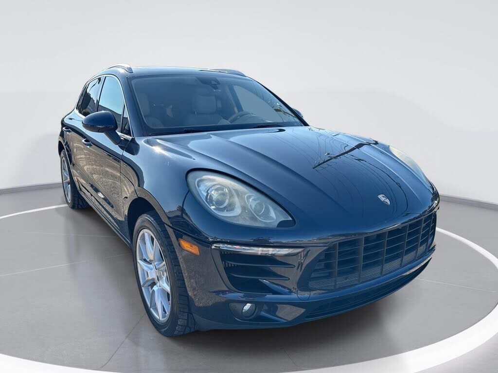 2017 PORSCHE Macan