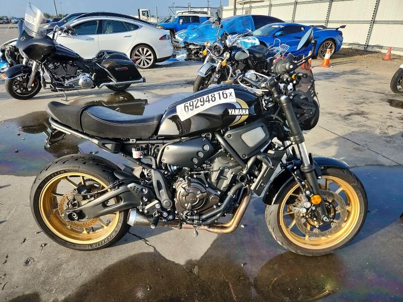 2025 YAMAHA XSR700