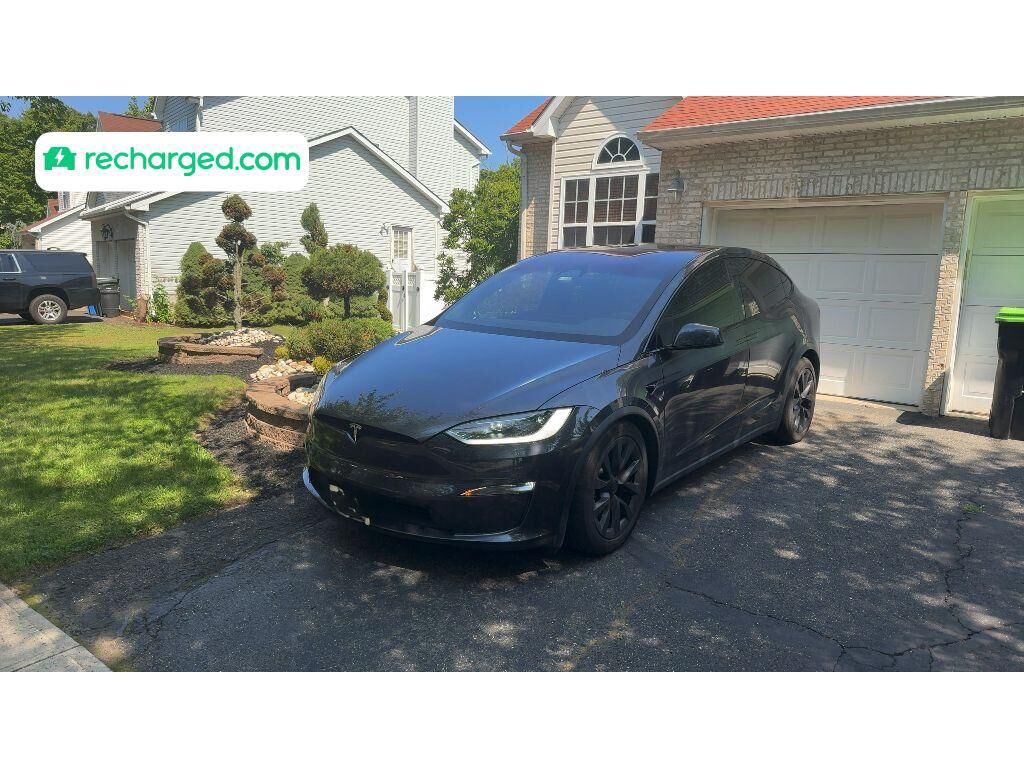 2025 TESLA Model X