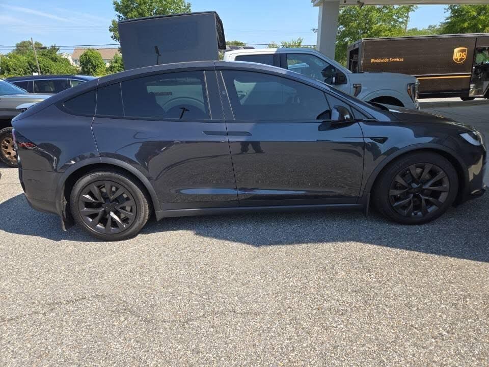 2025 TESLA Model X