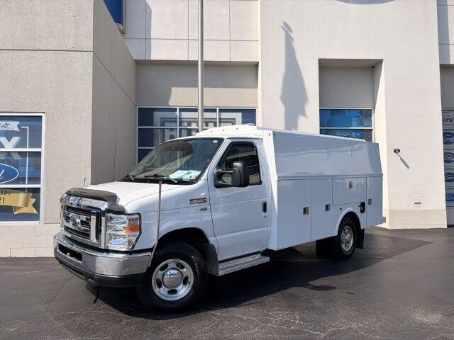 2013 FORD E-350