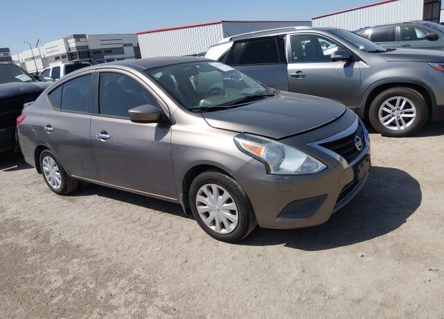 2015 NISSAN Versa