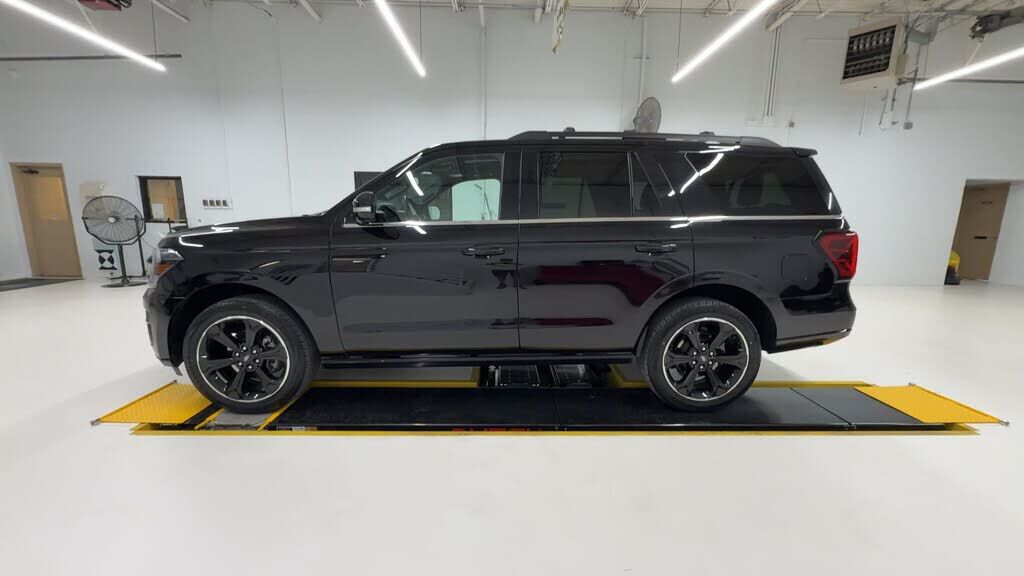 2024 FORD Expedition
