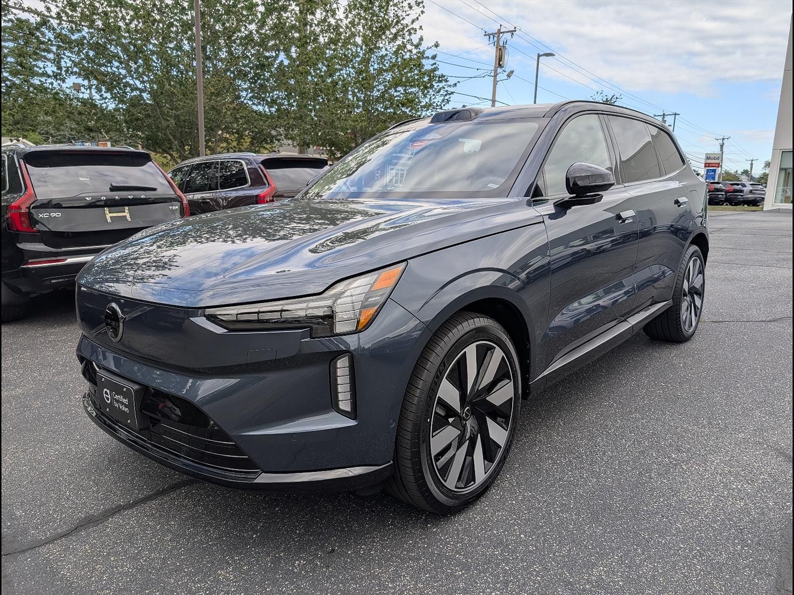 2025 VOLVO EX90