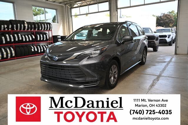 2025 TOYOTA Sienna