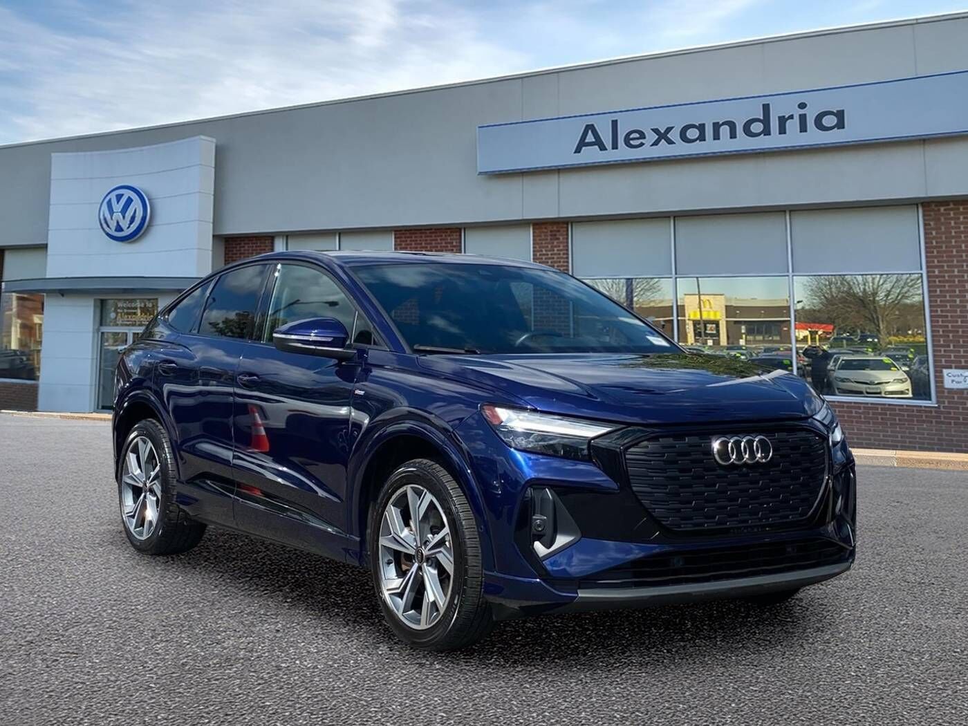 2023 AUDI Q4
