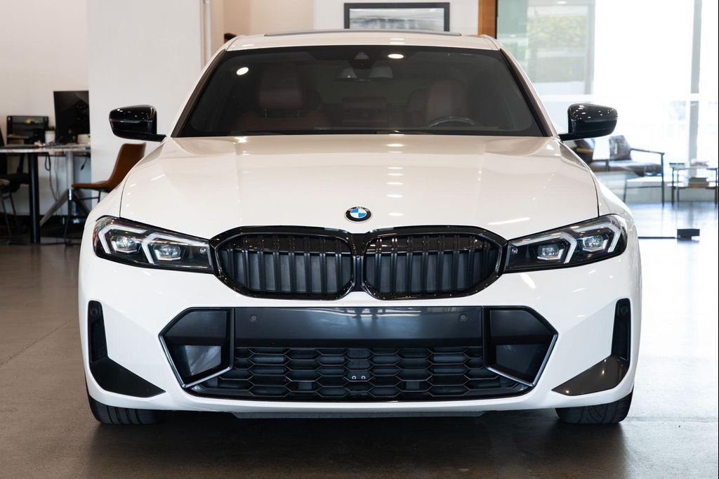 2024 BMW 330i