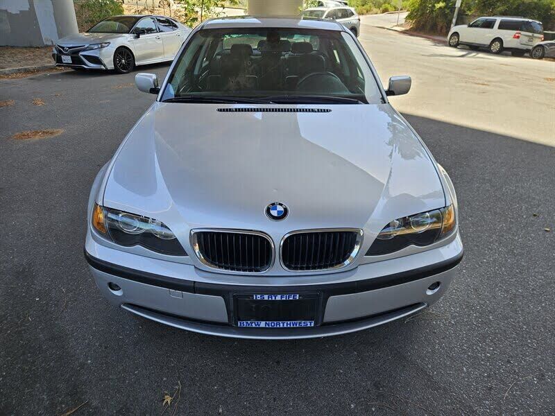 2004 BMW 325i