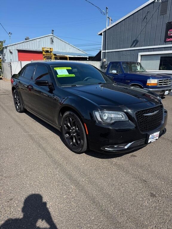 2019 CHRYSLER 300