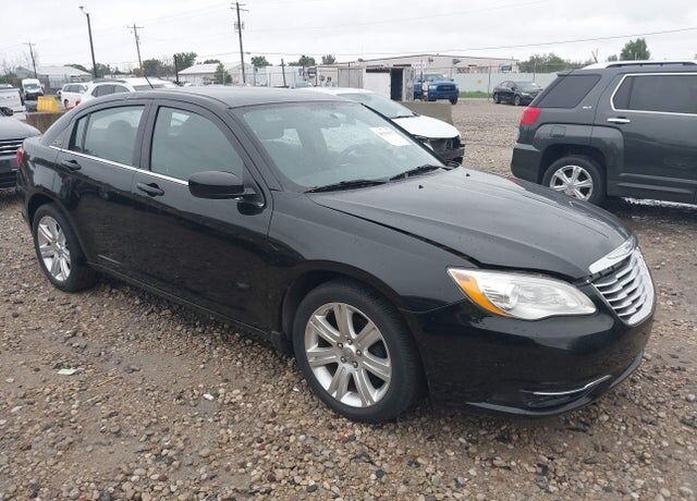 2013 CHRYSLER 200