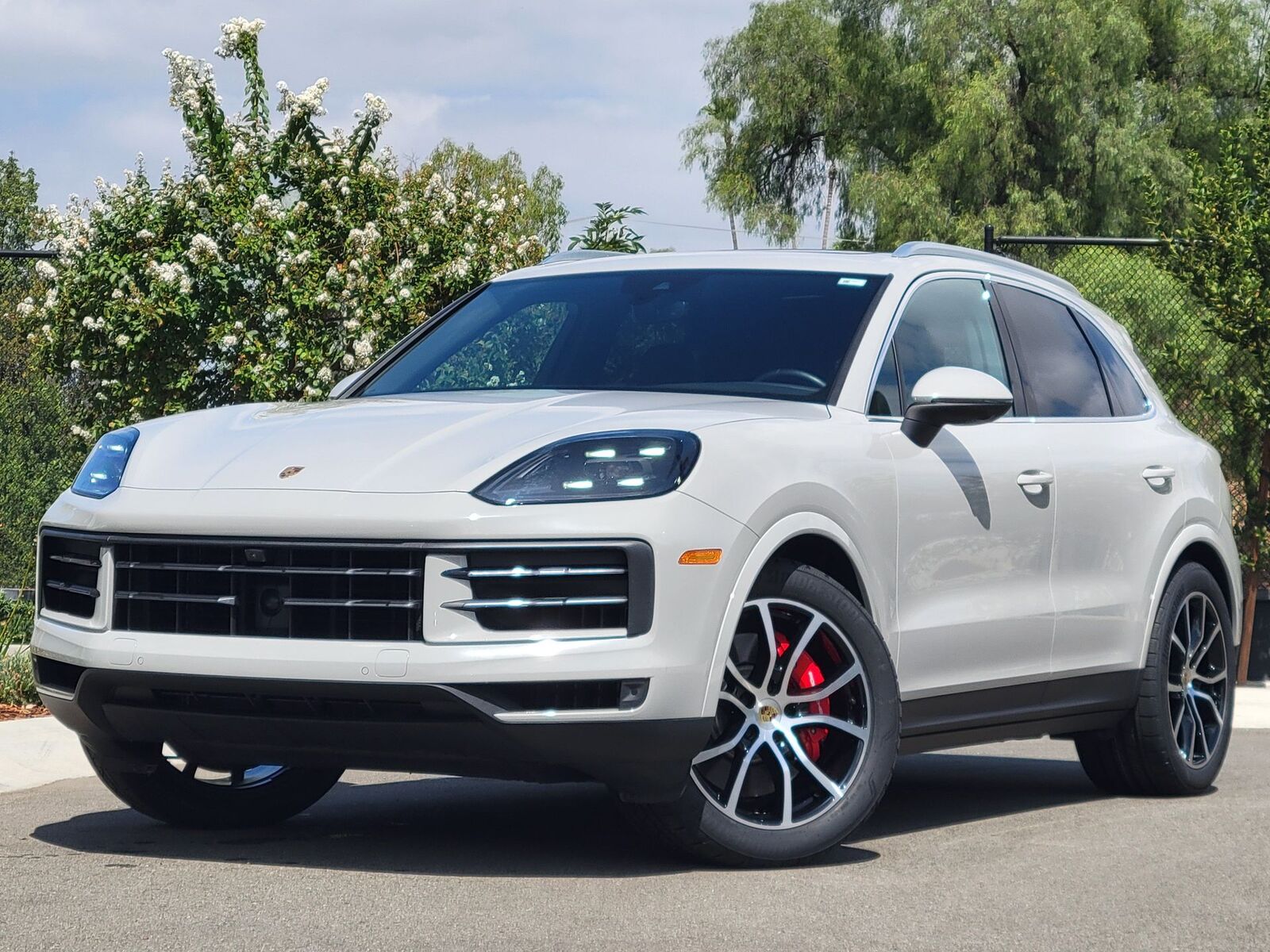 2024 PORSCHE Cayenne