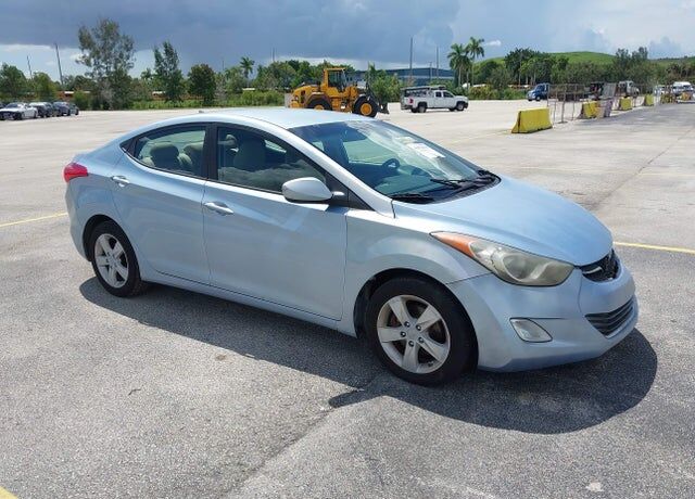 2012 HYUNDAI Elantra