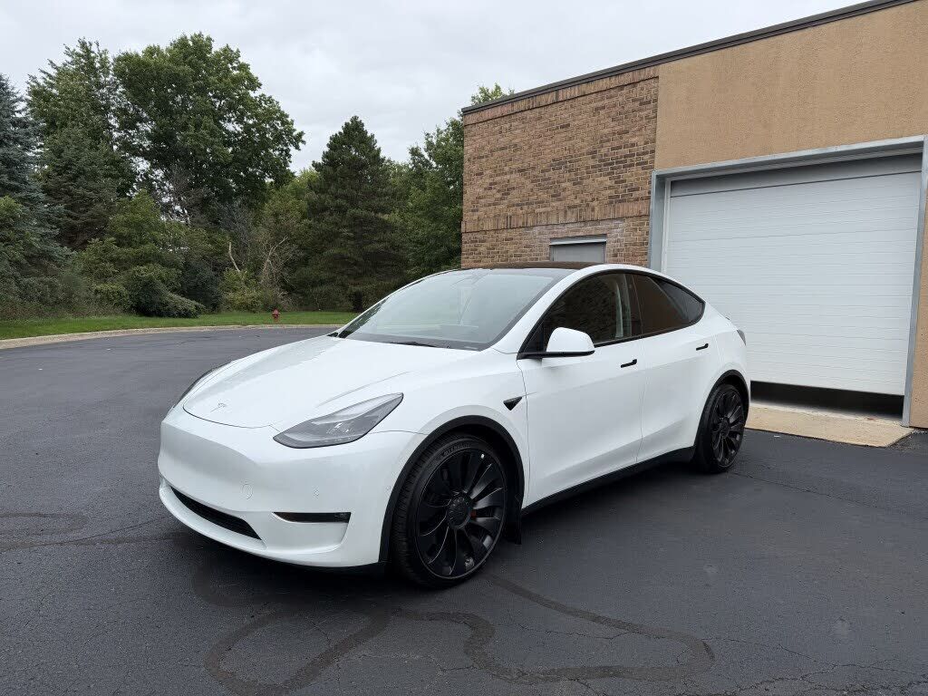 2022 TESLA Model Y