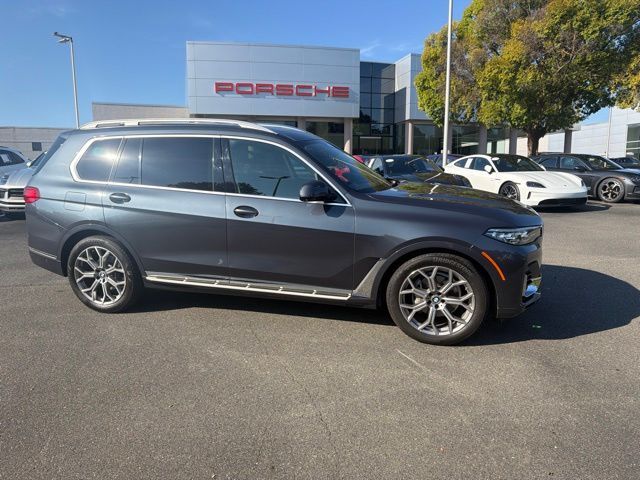 2022 BMW X7